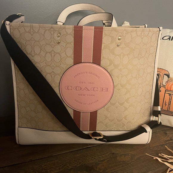 Coach Dempsey tote 40in - Picture 5 of 10